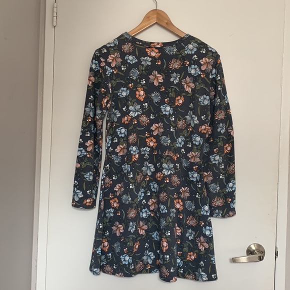 Zara Floral Dress - Picture 6 of 6